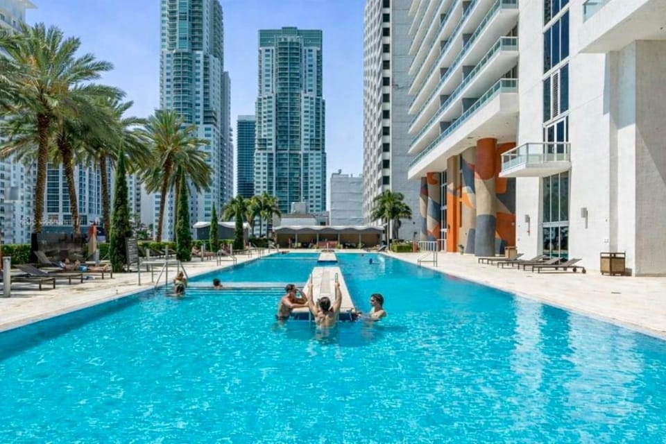Luxury Apartment with Ocean and Park Views in Downtown Miami Apartment in Miami