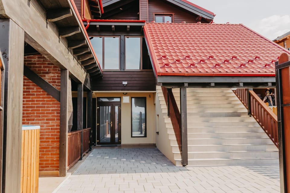 Property building, Inner courtyard view, Internal: Not applicable to any particular room
