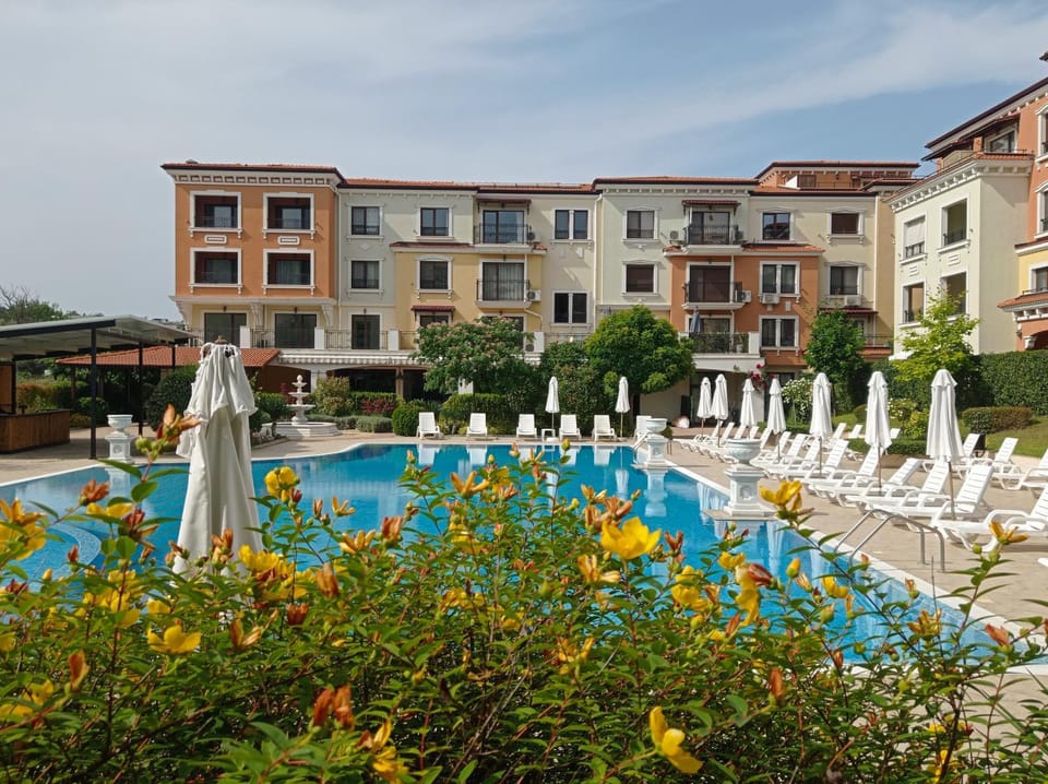 Property building, Swimming pool