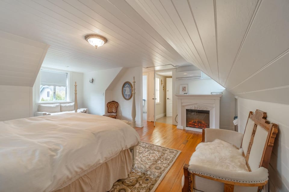 The Cottage and Castle Bed and Breakfast in Chemainus