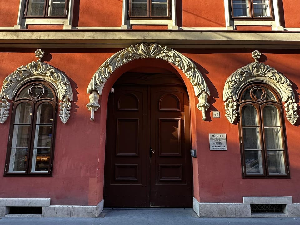Property building, Facade/entrance