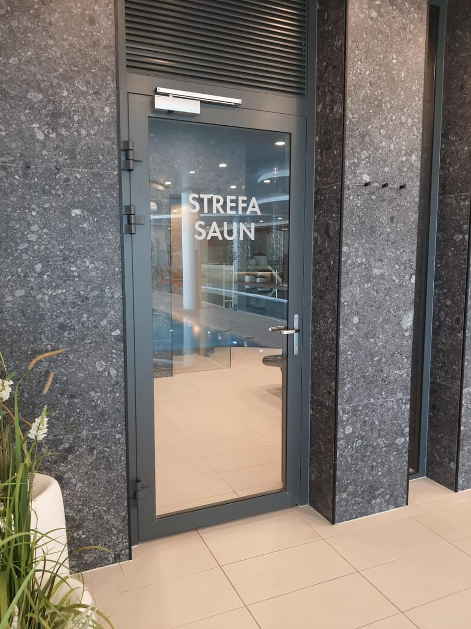 Sauna, Text overlay