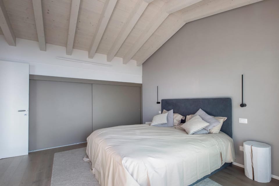 Luxury villa with private infinity pool Villa in Province of Brescia