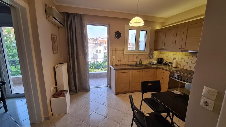 Kitchen or kitchenette, Dining area, pet friendly, stove
