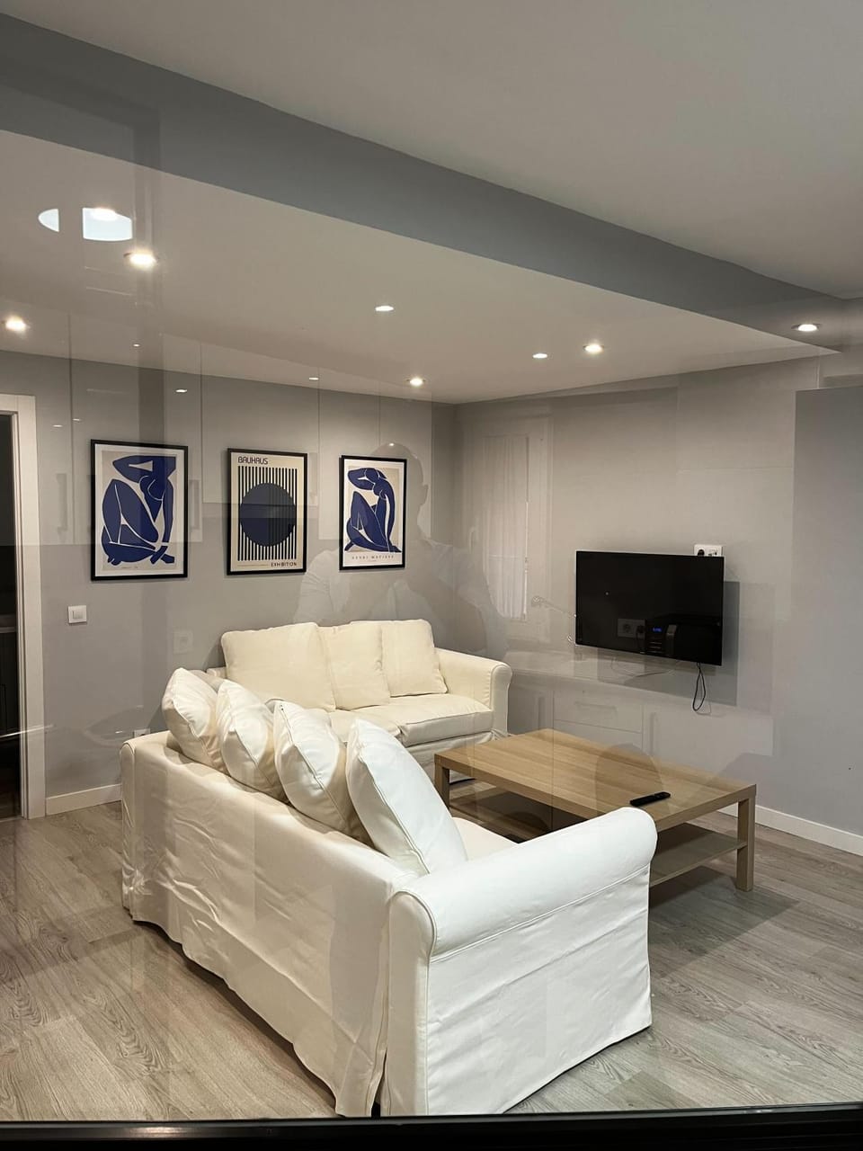 Communal lounge/ TV room