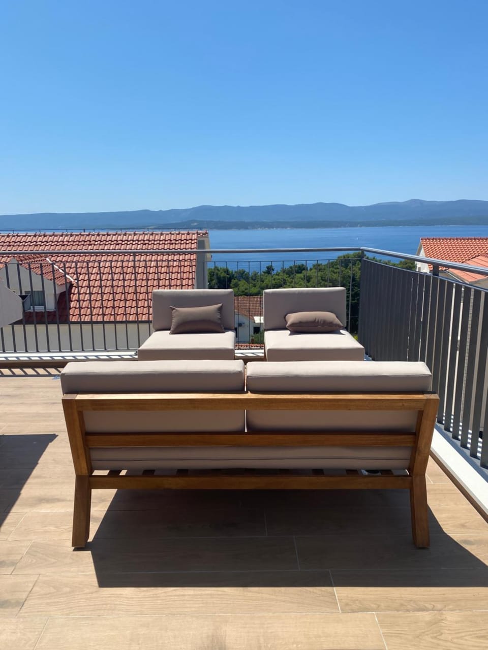 View (from property/room), Balcony/Terrace, Seating area, Sea view