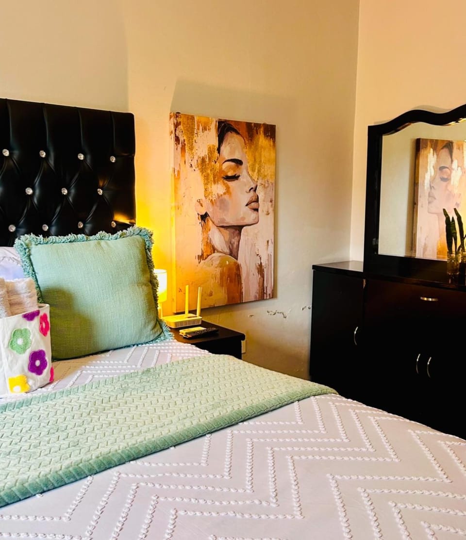 Bed, Decorative detail, Bedroom