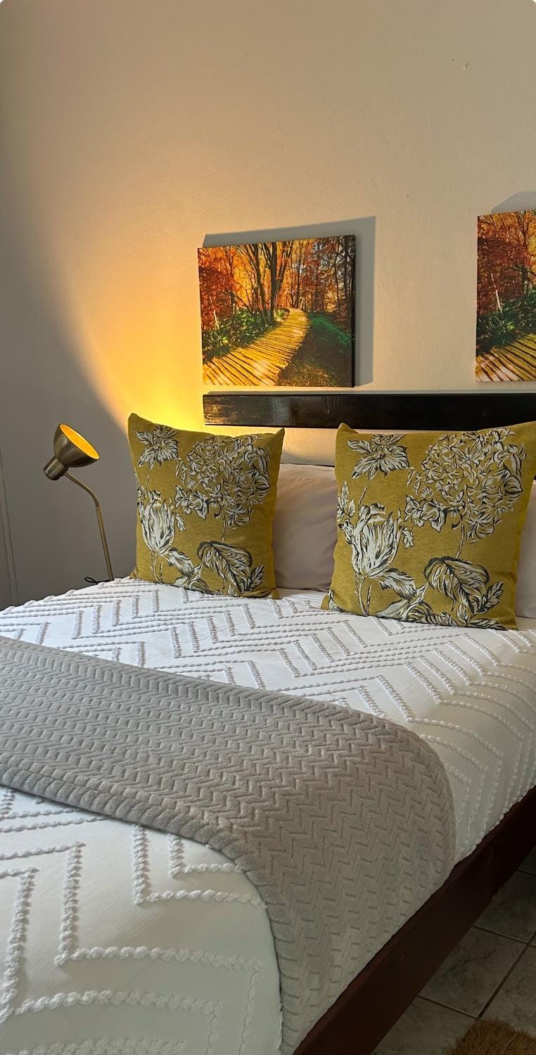 Bed, Decorative detail, Bedroom