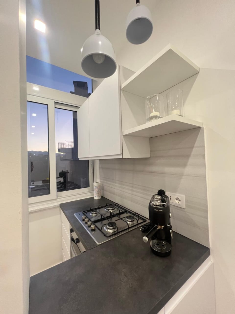 Kitchen or kitchenette, pet friendly, stove