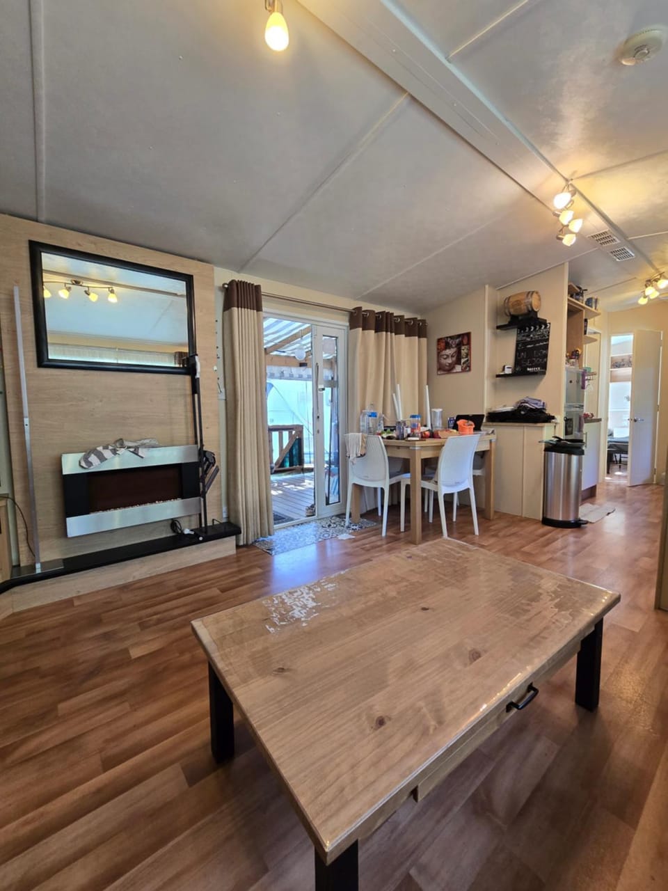Dining area, pet friendly
