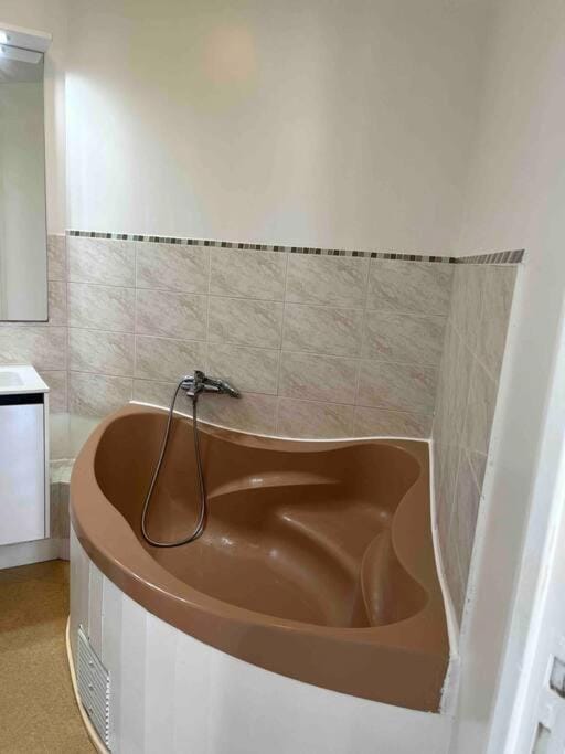 Bathroom, Bath