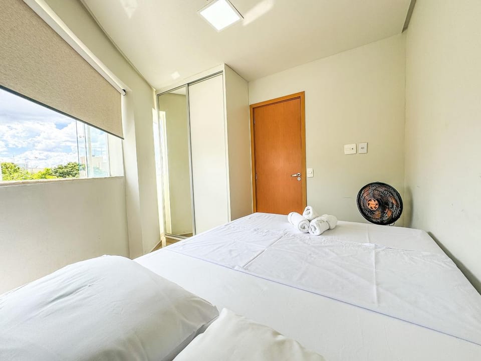 Photo of the whole room, Bedroom