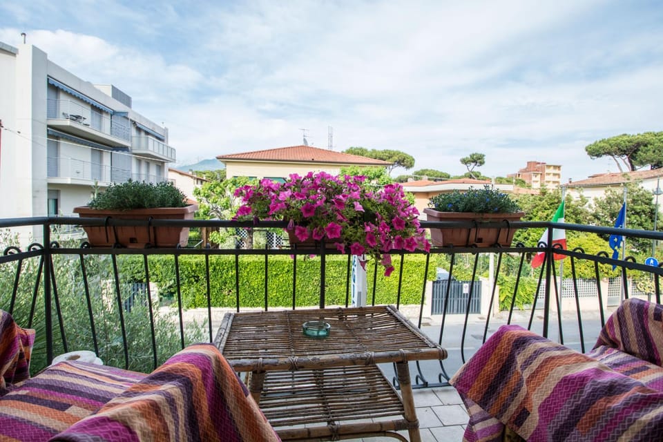 Property building, Spring, Day, Balcony/Terrace, Garden view, Mountain view