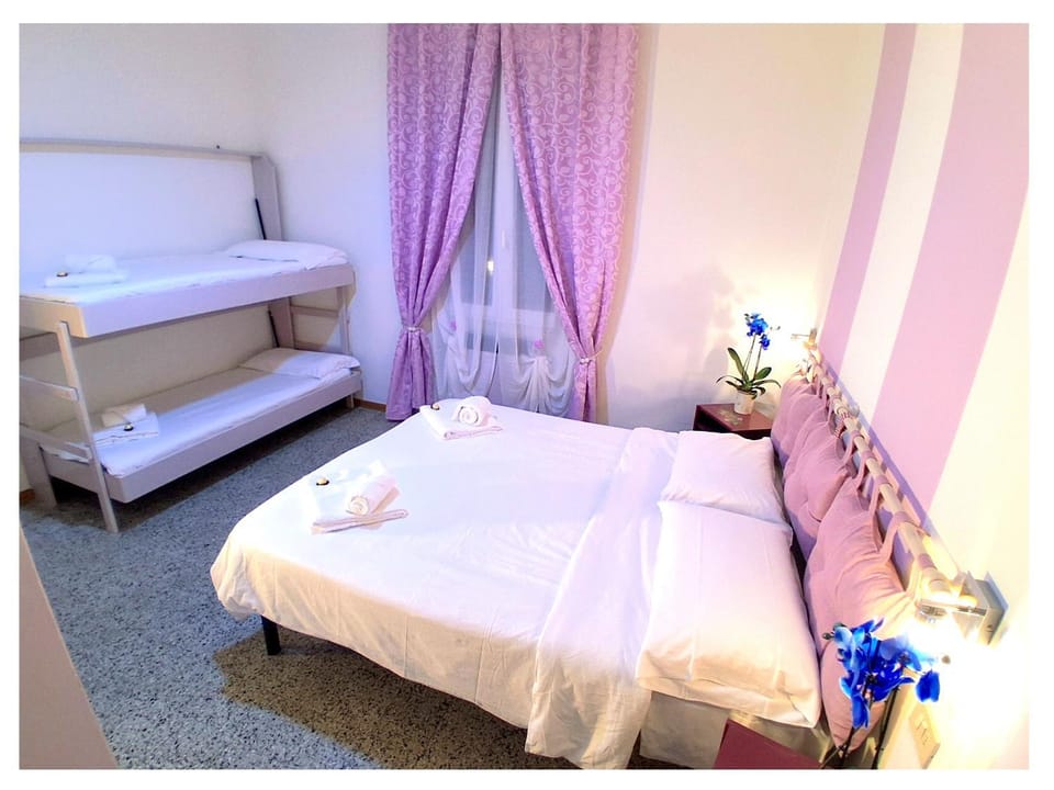 Bed, Bathroom, TV and multimedia, Photo of the whole room, Bedroom, Sea view, Sunset, children, bunk bed, hair dryier, safe, towels, wedding