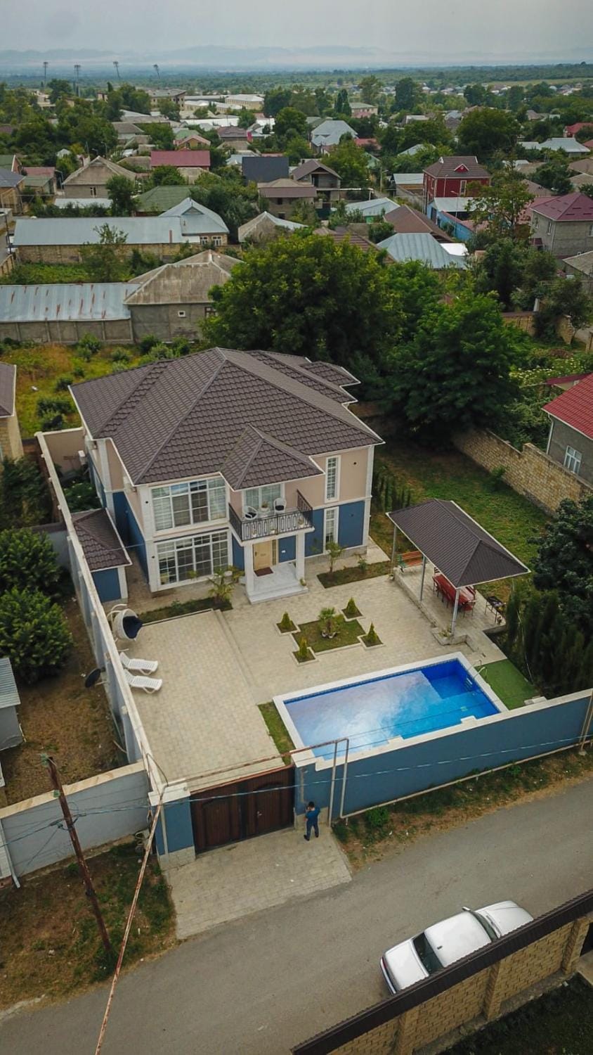Property building, Day, Neighbourhood, Bird's eye view, Pool view, Street view, Swimming pool