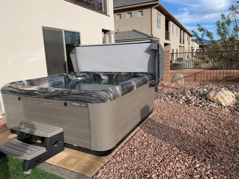 Zion Village PLAYcation 1 - Pool - Hot Tub - Lazy River - EV - Gym - Sleeps 21 House in Hurricane