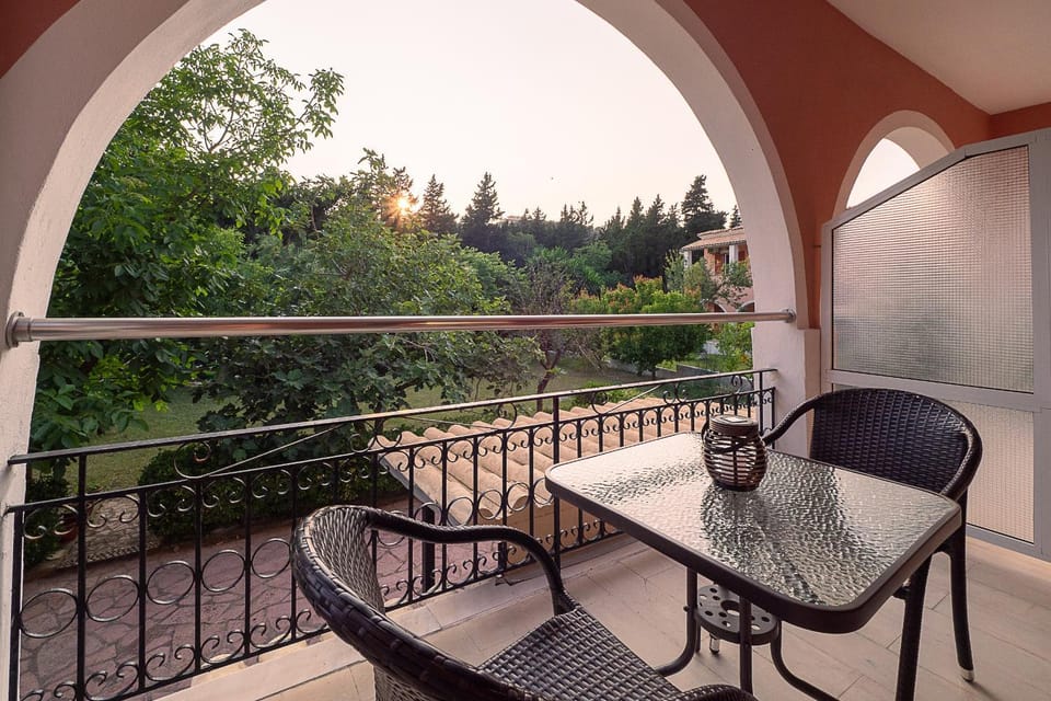 Balcony/Terrace, Garden view