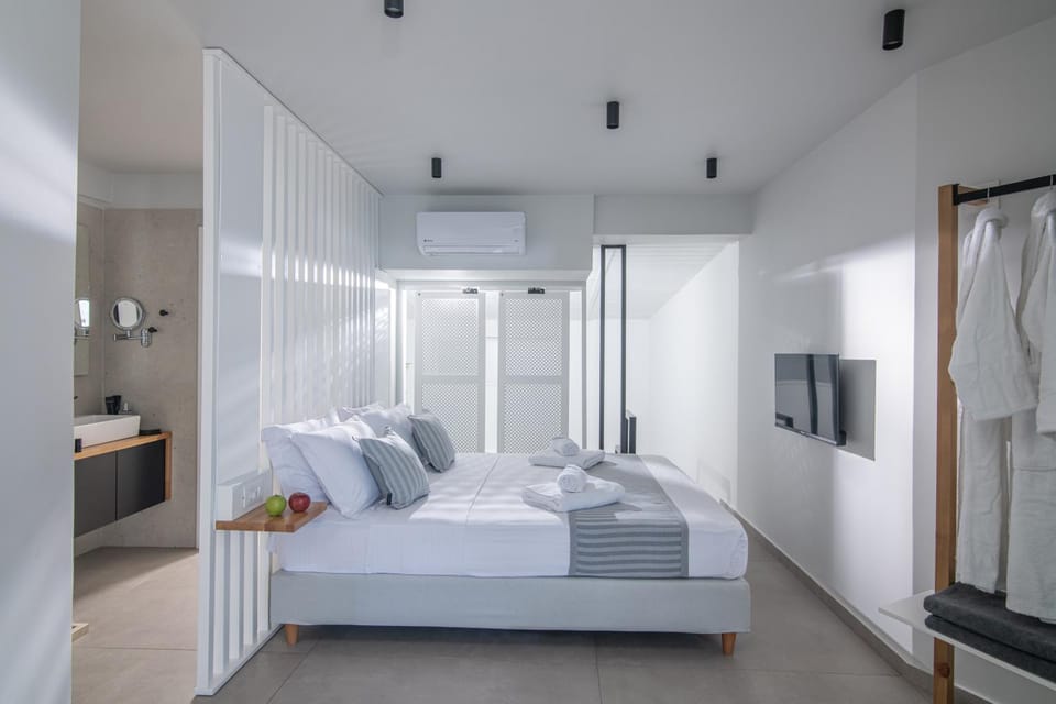 Beachfront Salty Sea Luxury Suite 1 Apartment in Lasithi