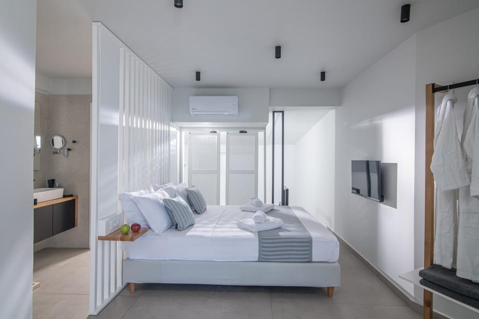 Beachfront Salty Sea Luxury Suite 1 Apartment in Lasithi