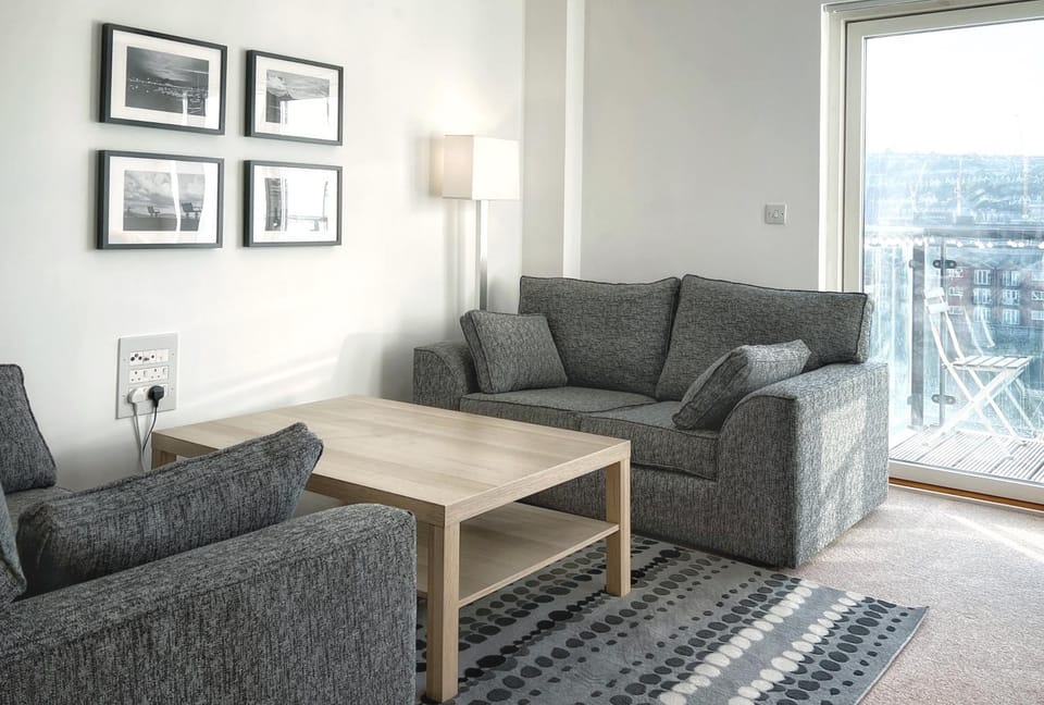 Elegant and Bright Seaside APT in Swansea Marina Apartment in Swansea