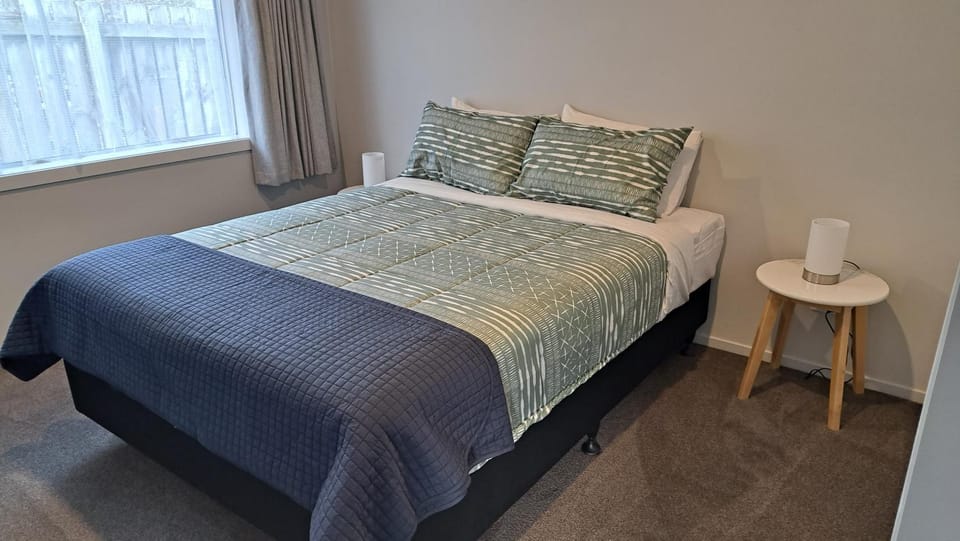 Bedroom, wardrobe