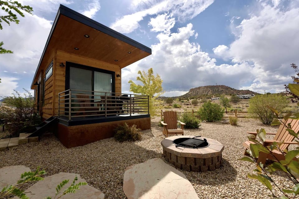 Property building, Patio, Garden, Garden view, Mountain view