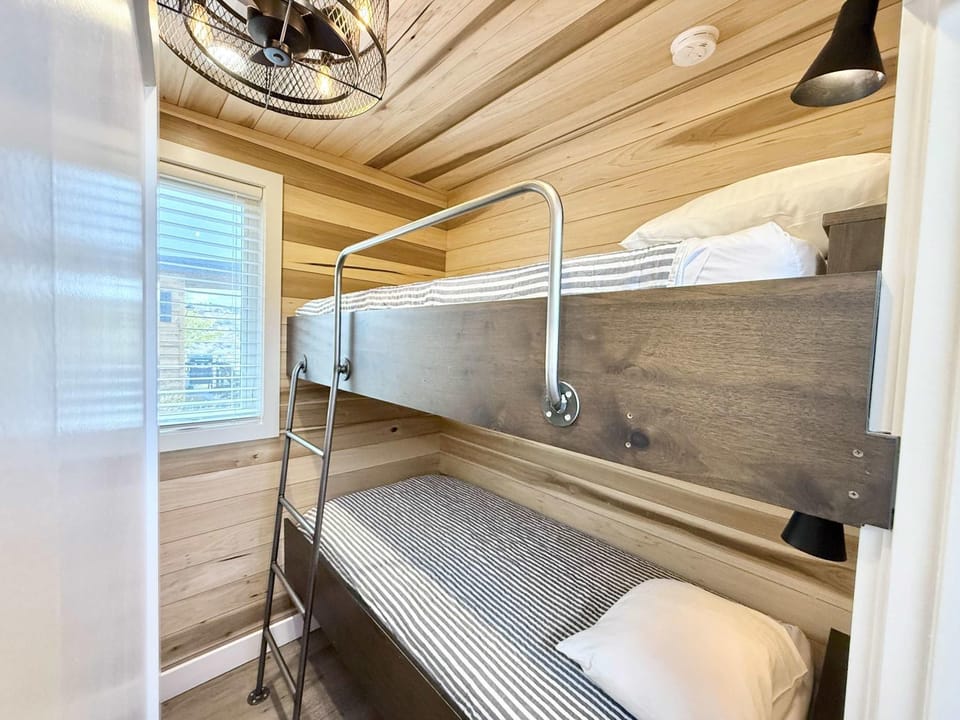 bunk bed