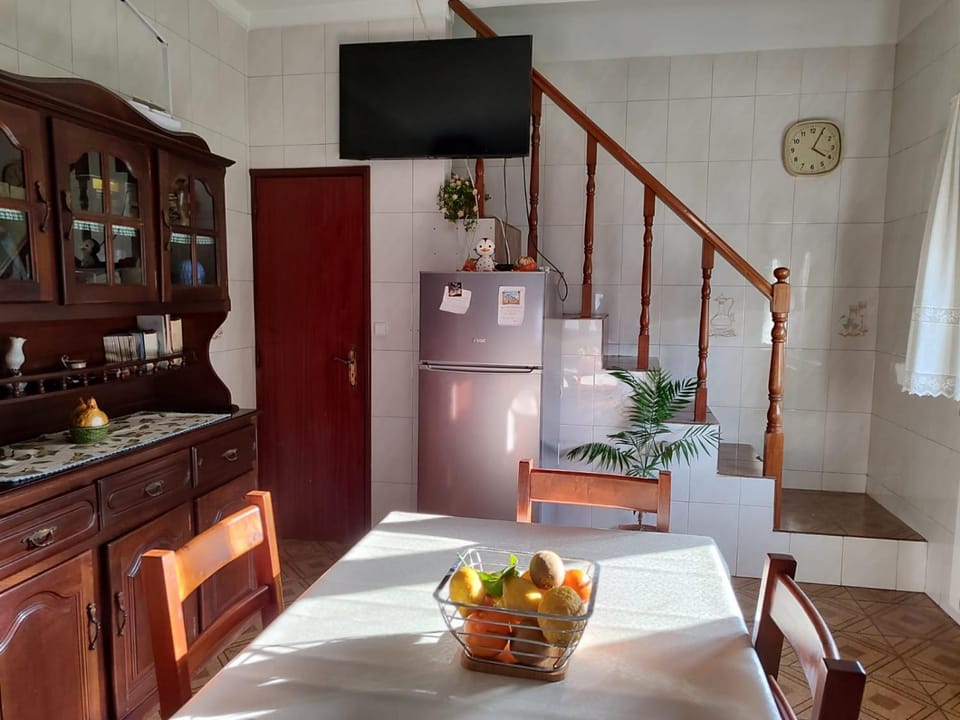 TV and multimedia, Kitchen or kitchenette, Dining area