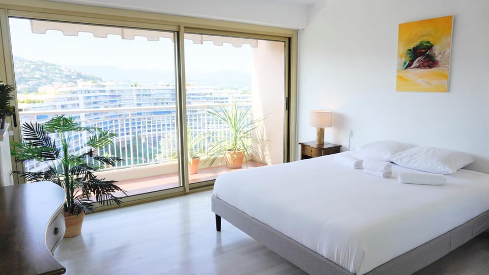 Bed, View (from property/room), Balcony/Terrace, Photo of the whole room, Bedroom, towels