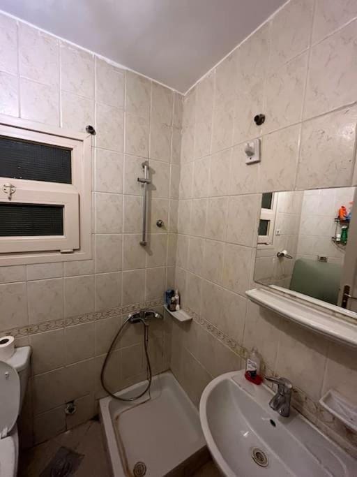 Enchanting garden studio fully airconditioned Apartment in New Cairo City
