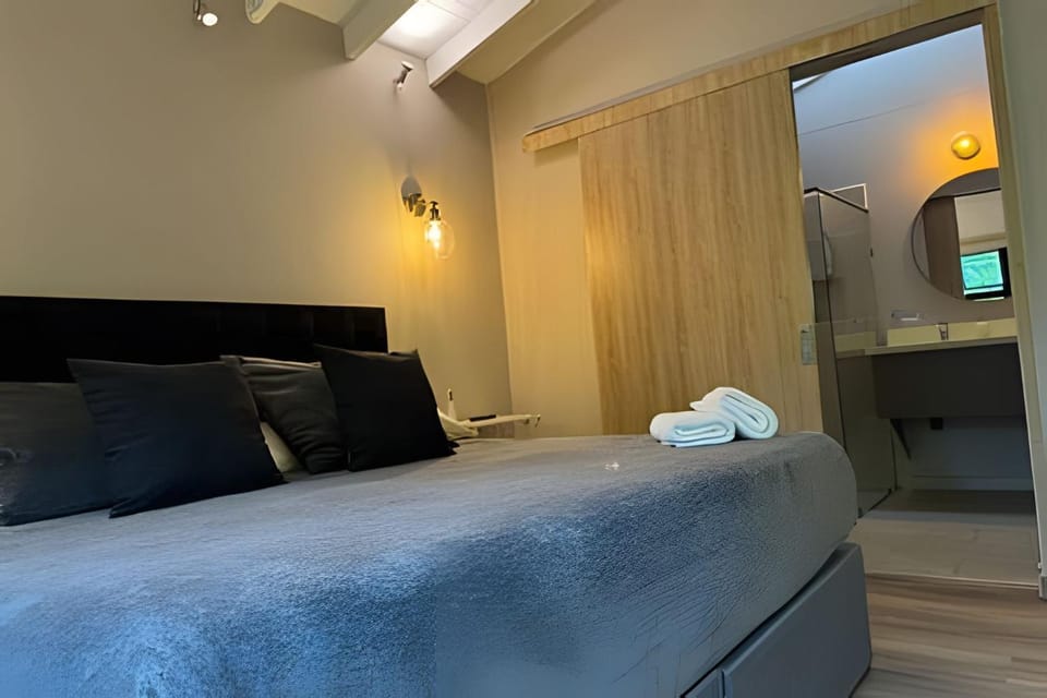 Spacious, comfy & prime location House in Medellin