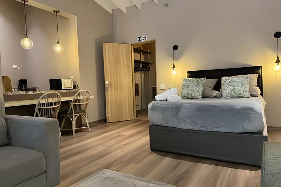 Spacious, comfy & prime location House in Medellin