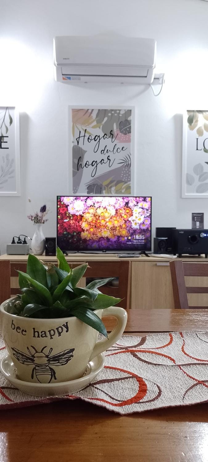 TV and multimedia, Living room, Dining area, air conditioner