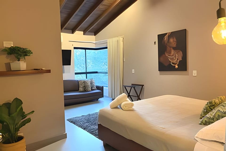 NEW Mansion with pool & jacuzzi, El poblado House in Medellin