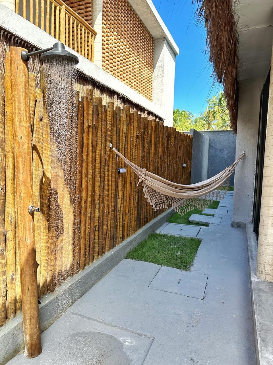 Shower, Garden, Spa and wellness centre/facilities
