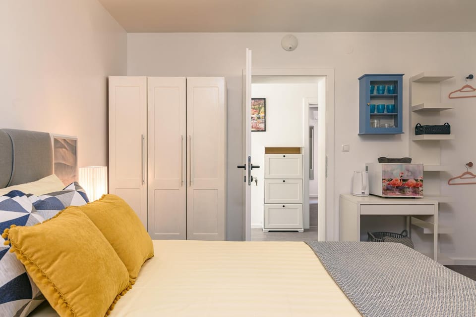 Bed, Bedroom, wardrobe