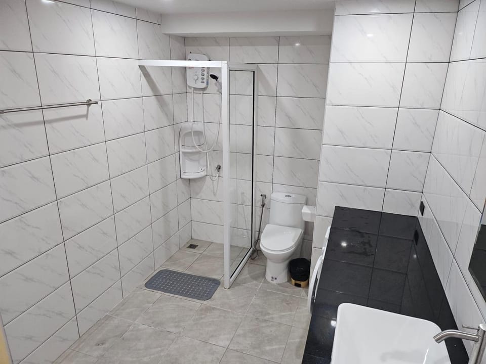Shower, Toilet, Bathroom