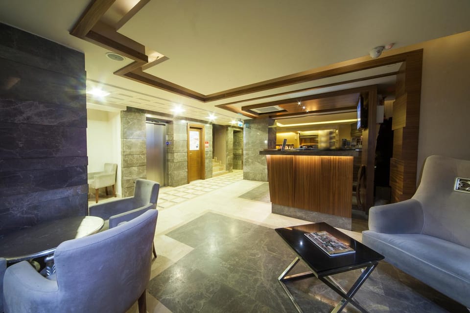 TV and multimedia, Lobby or reception, Seating area