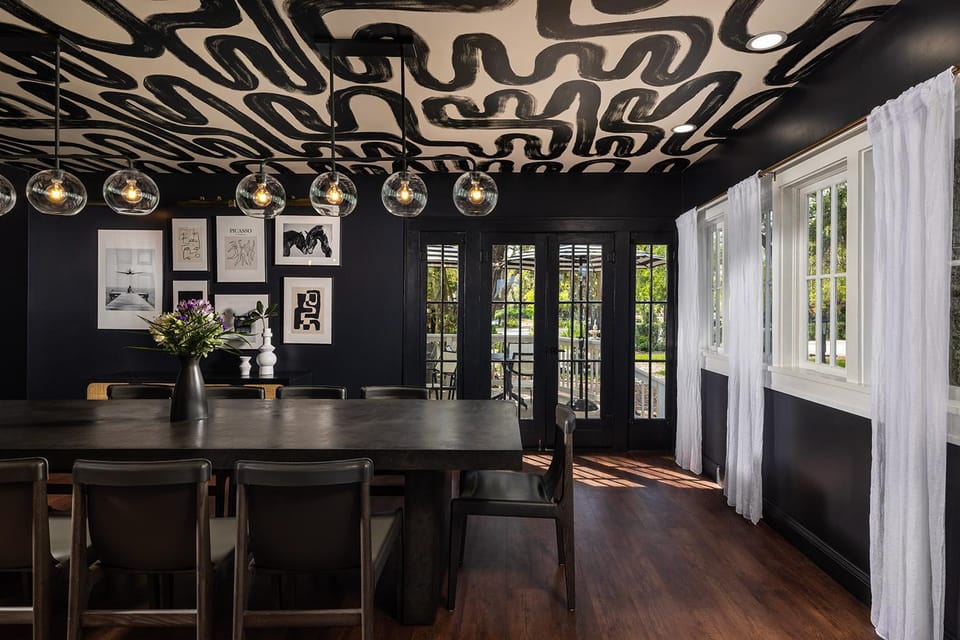 Seating area, Dining area