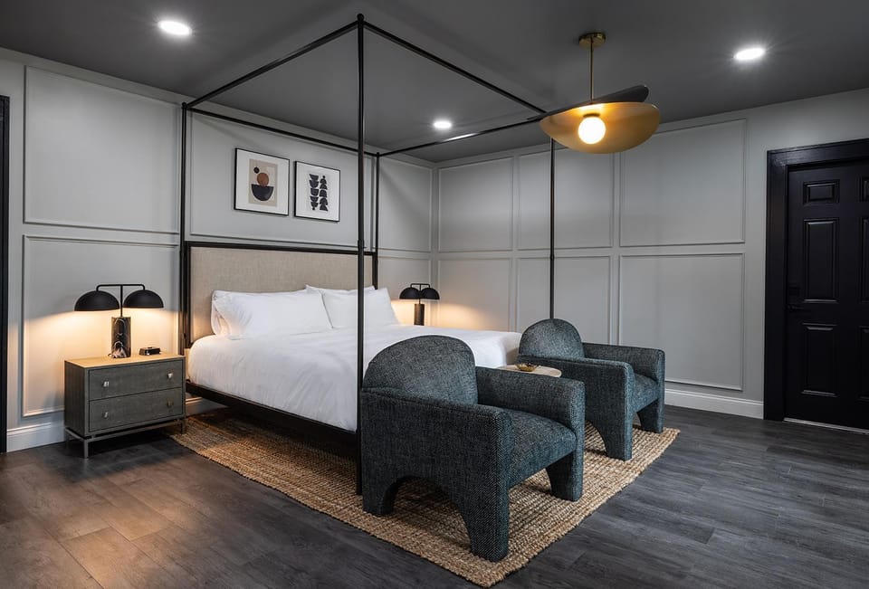 Seating area, Bedroom