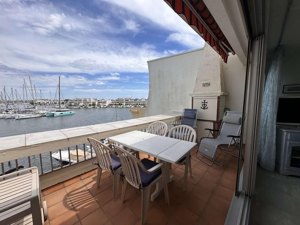 2 pièces confort avec terrasse et parking - 50m de la plage, Le Grau du Roi Apartment in Le Grau-du-Roi