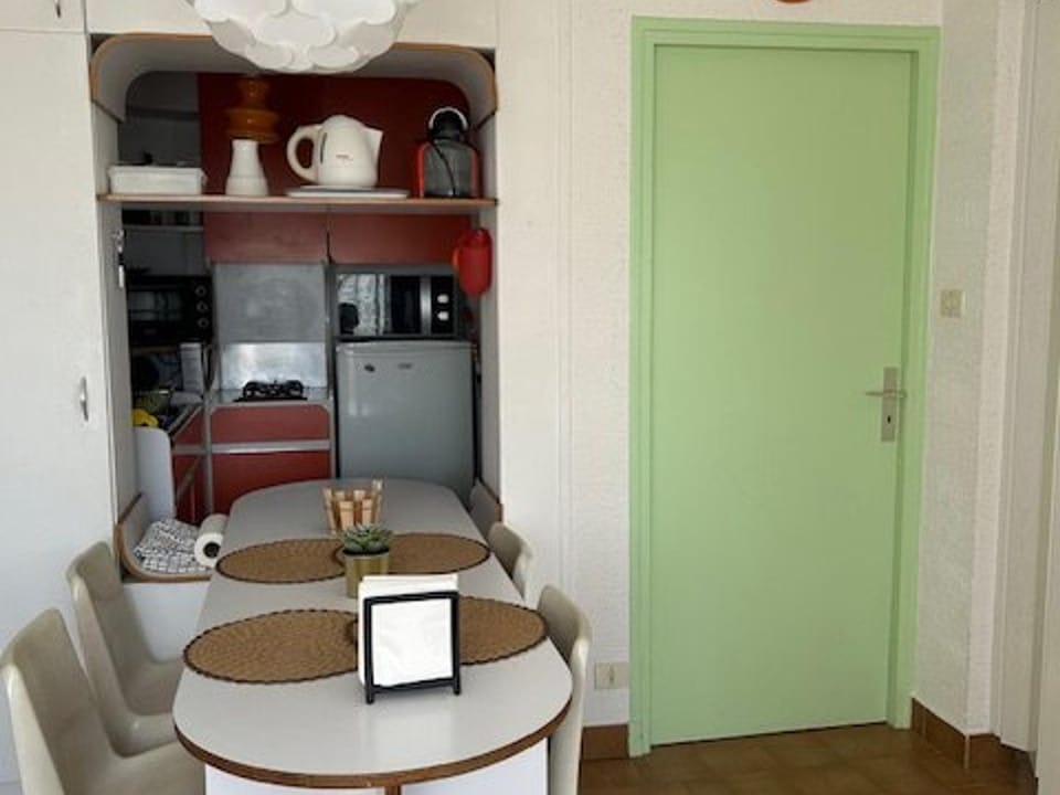 Appartement cosy 2 pièces à 50m de la plage, 4 couchages, terrasse, proche commerces - Le Grau-du-Roi Apartment in Le Grau-du-Roi