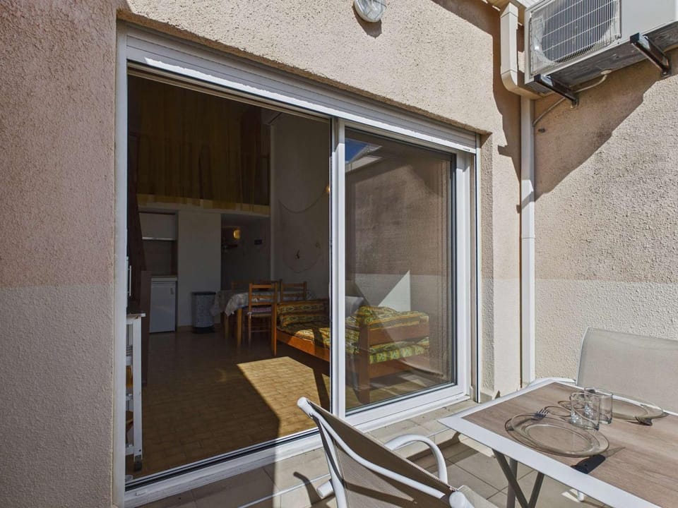 Grau d'Agde : Appartement T2 à 150m plage, parking, 4 pers - FR-1-423-288 Apartment in Agde