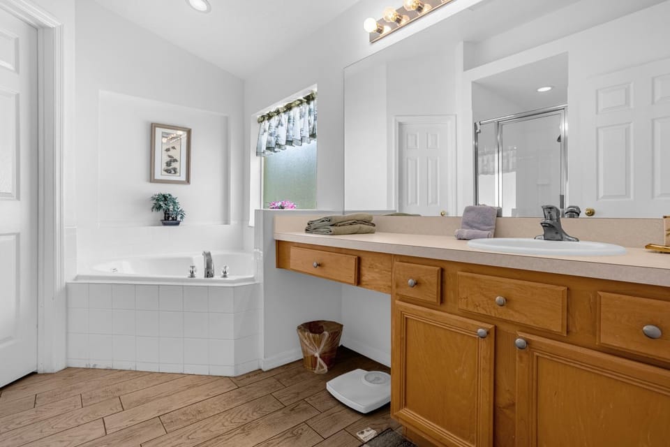Bathroom, Bath