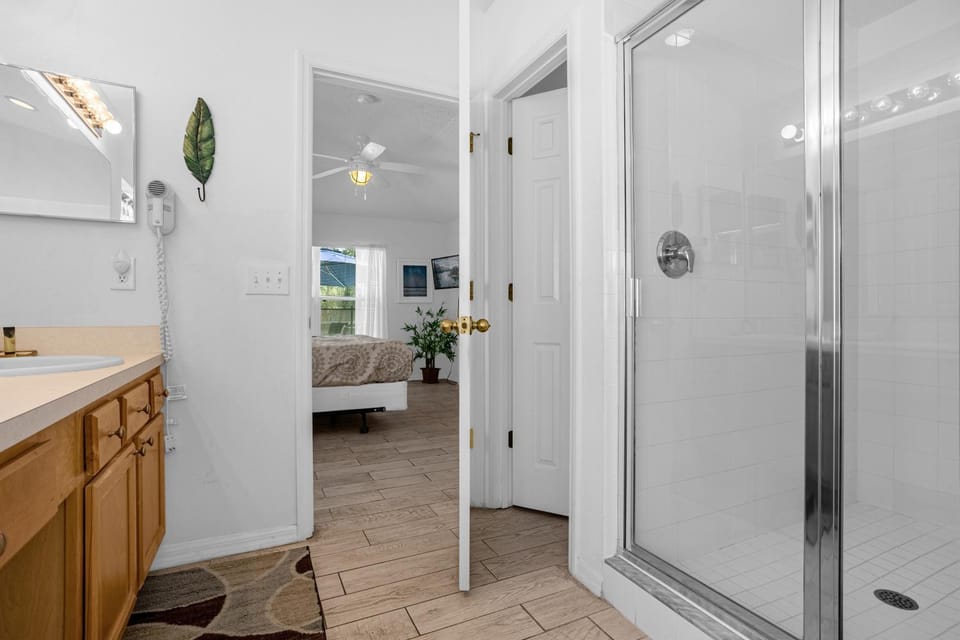 Shower, Bathroom, towels