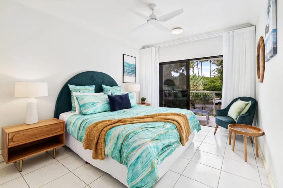 Bed, Photo of the whole room, Bedroom, air conditioner