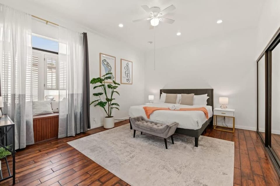 Grand Desire - Vibrant - Luxury - Beachside treat House in Mission Bay