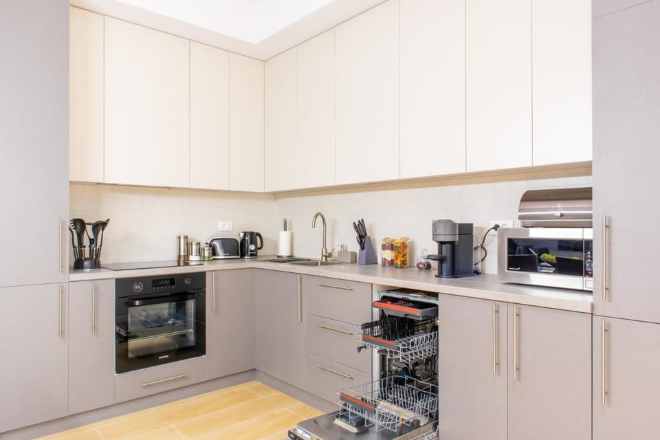 Coffee/tea facilities, Kitchen or kitchenette, dishwasher, minibar, pet friendly