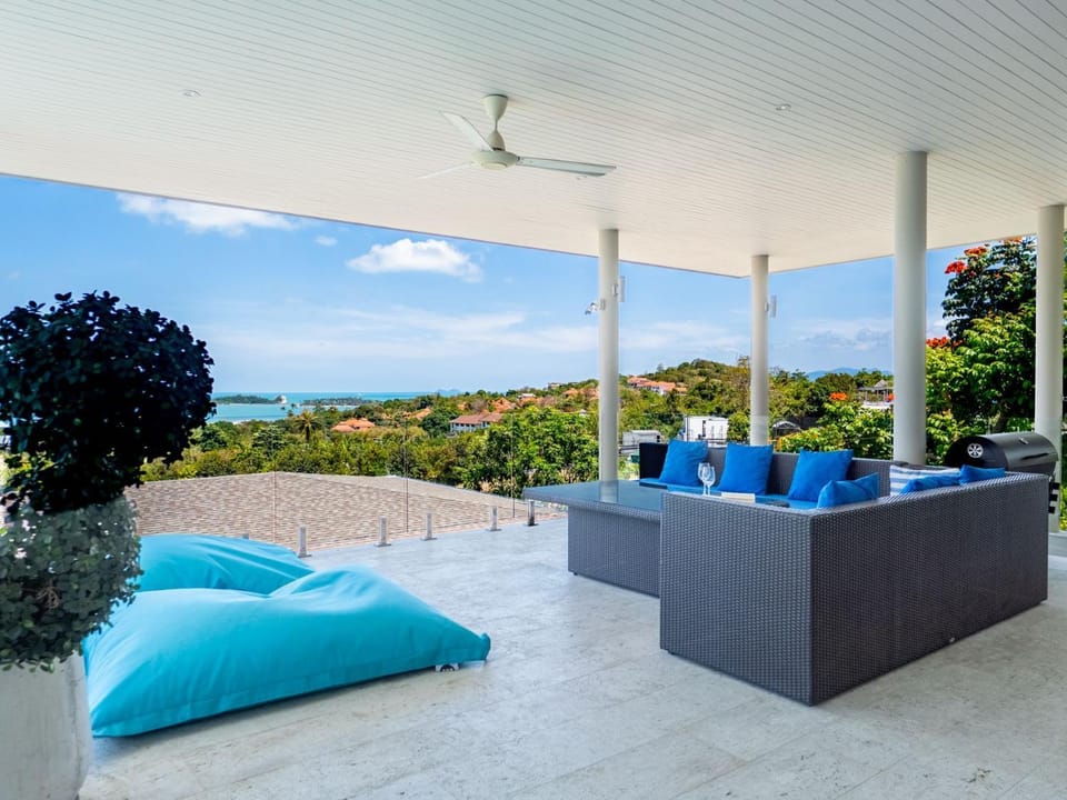 Seating area, Sea view
