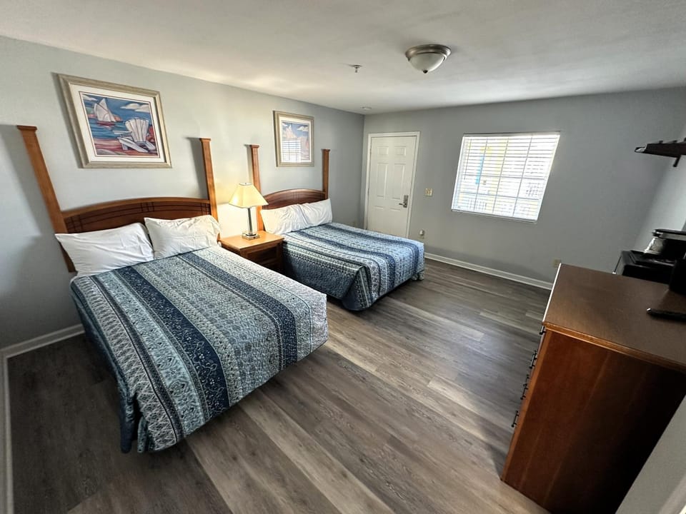 Pirates Cove Motel in Carolina Beach